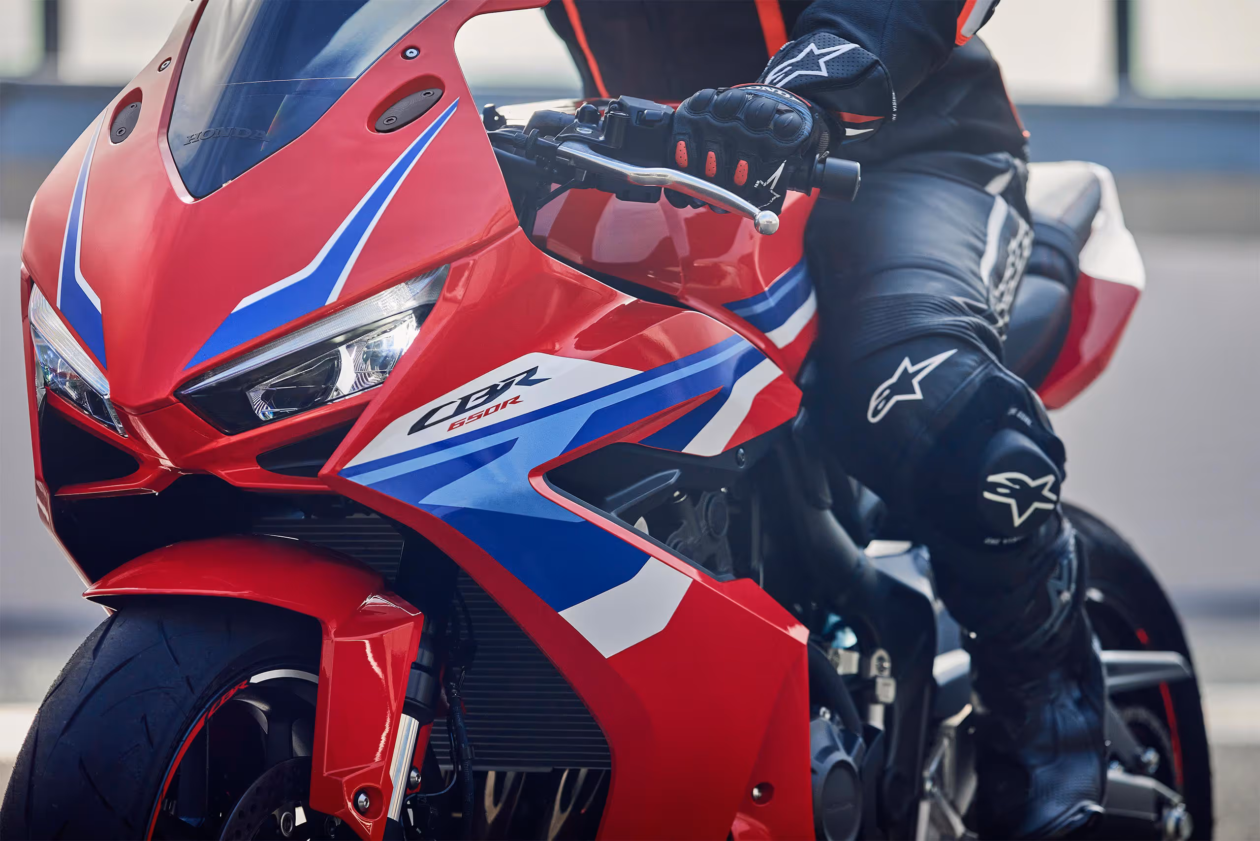 Detalhe frontal da CBR 650R
