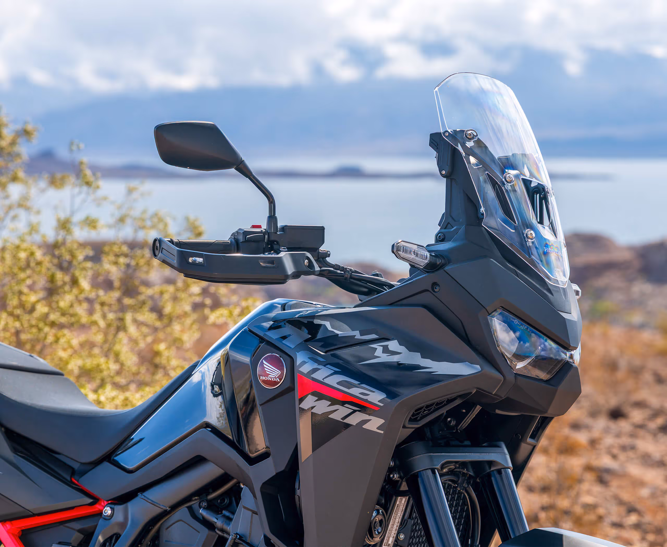 CRF 1100L Africa Twin em ambiente externo - foto 4