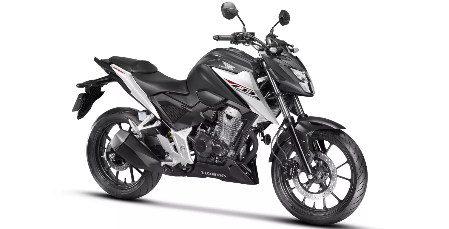 CB 300F Twister detalhe três quartos dianteira