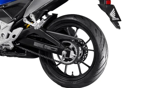 Detalhe da suspensão Honda CB 300F Twister