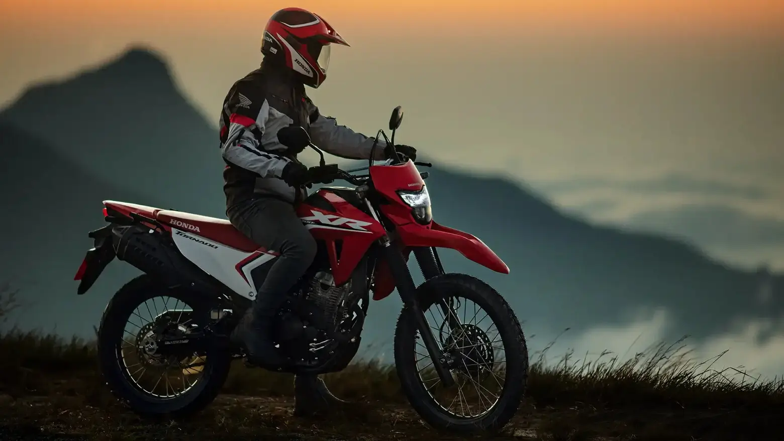 XR 300L Tornado detalhe guidão