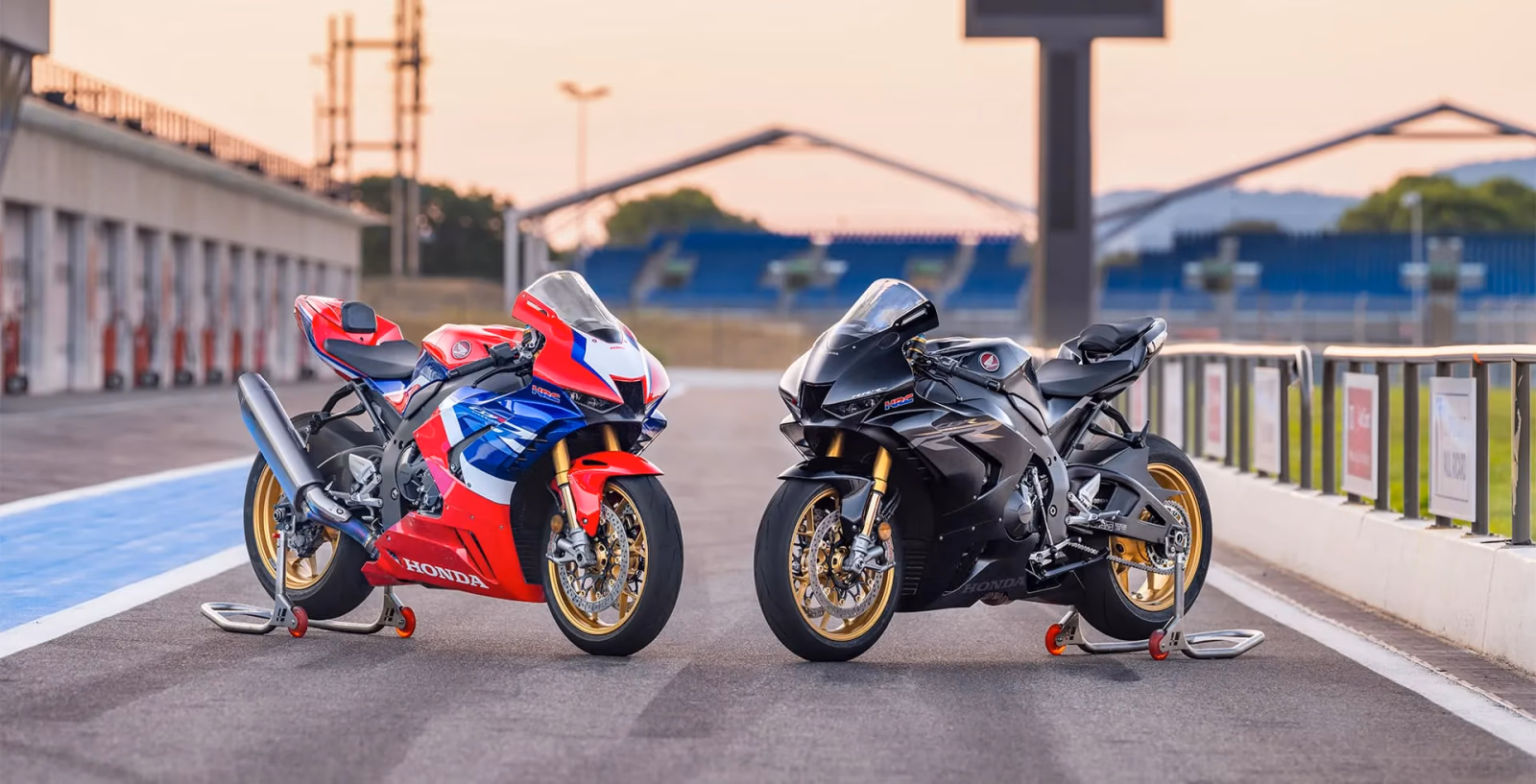 cbr 1000rr r fireblade 2 motos - 1 de 37