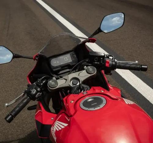 Detalhe da embreagem deslizante da CBR 650R