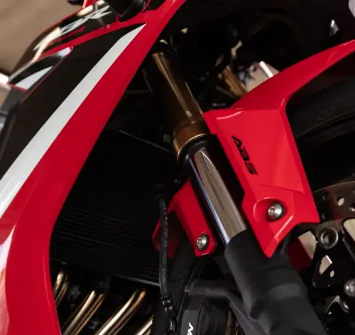 Suspensão dianteira invertida da CBR 650R
