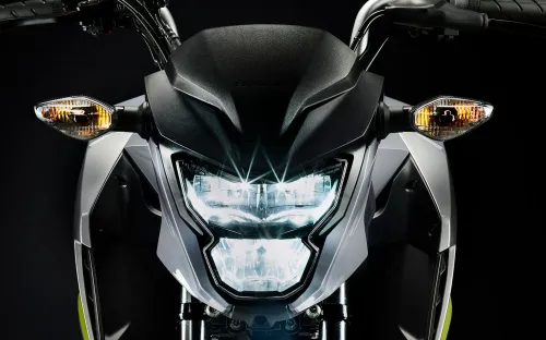 Lanterna e farol em LED CG 160 Titan