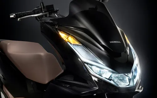 Farol e iluminação frontal full LED PCX