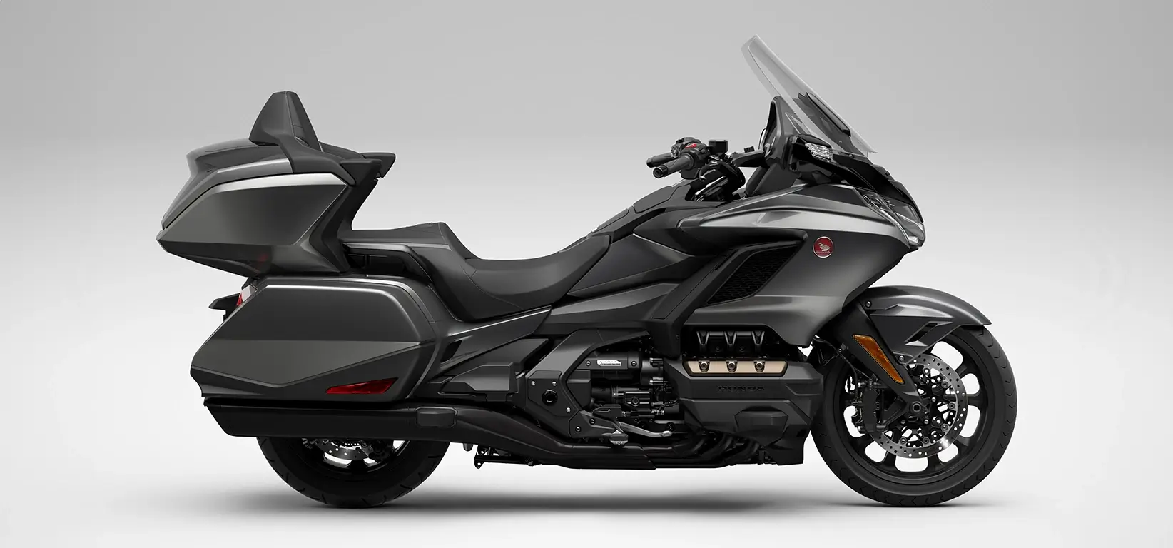 Gold Wing em destaque com modos de pilotagem