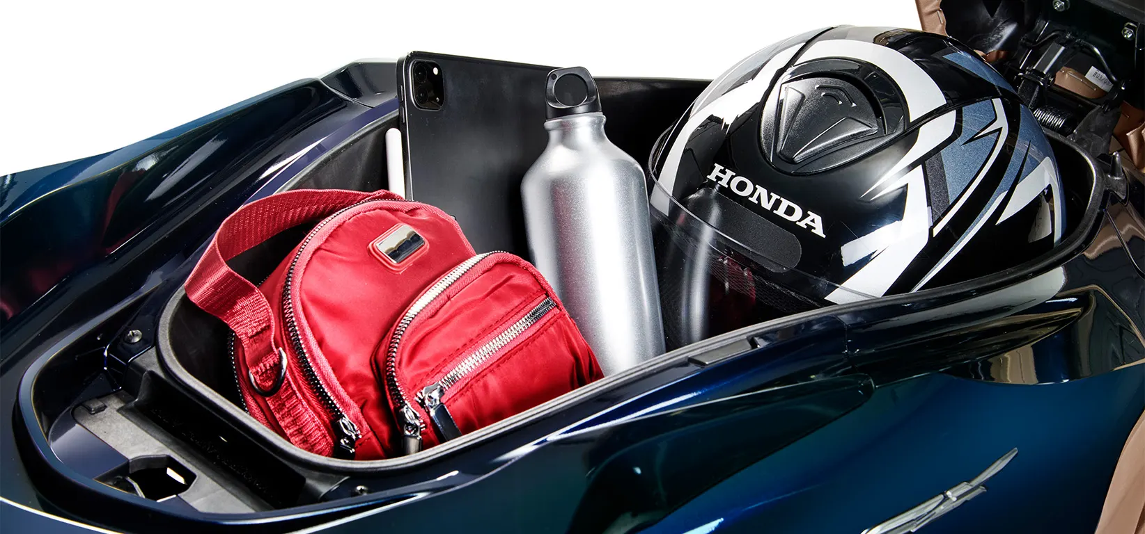 Porta-objeto PCX com mochila e capacete