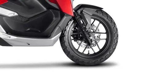 Detalhe da roda dianteira Honda ADV